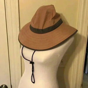 Polyflo sunhat with Velcro close and drawstring